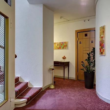 Eden Hotel 3*