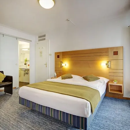Eden 3* Genève
